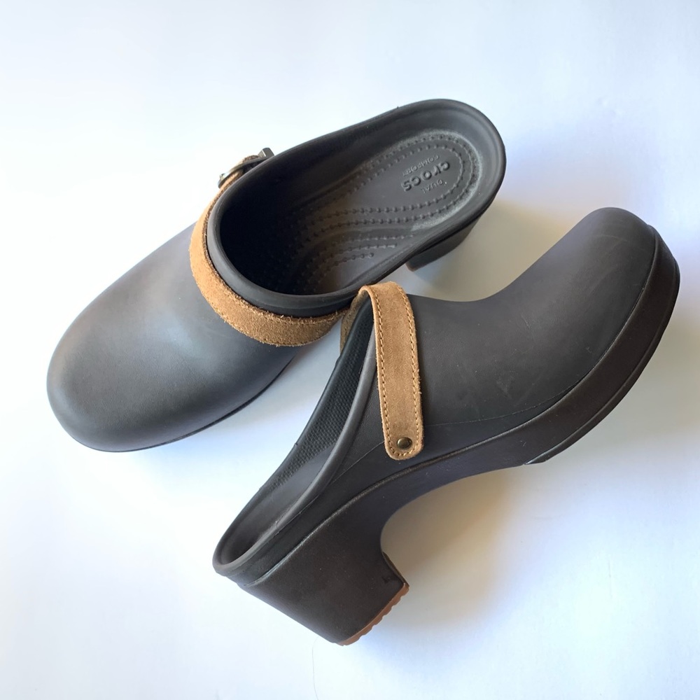 Crocs Sarah mule clog leather style strap size 7